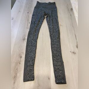 Athleta Exhale Stash Pocket Heel Tight, black heather, Size XXS